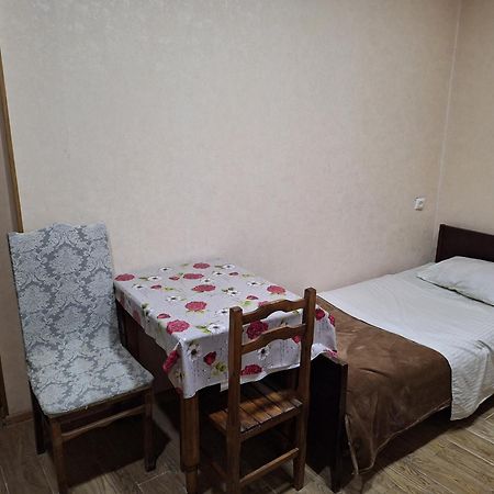 Guest House 15A Kutaisi Bagian luar foto