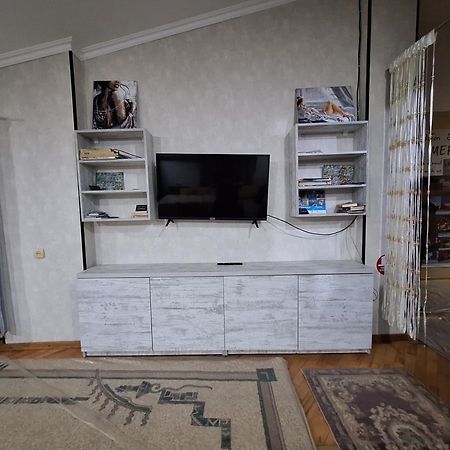 Guest House 15A Kutaisi Bagian luar foto