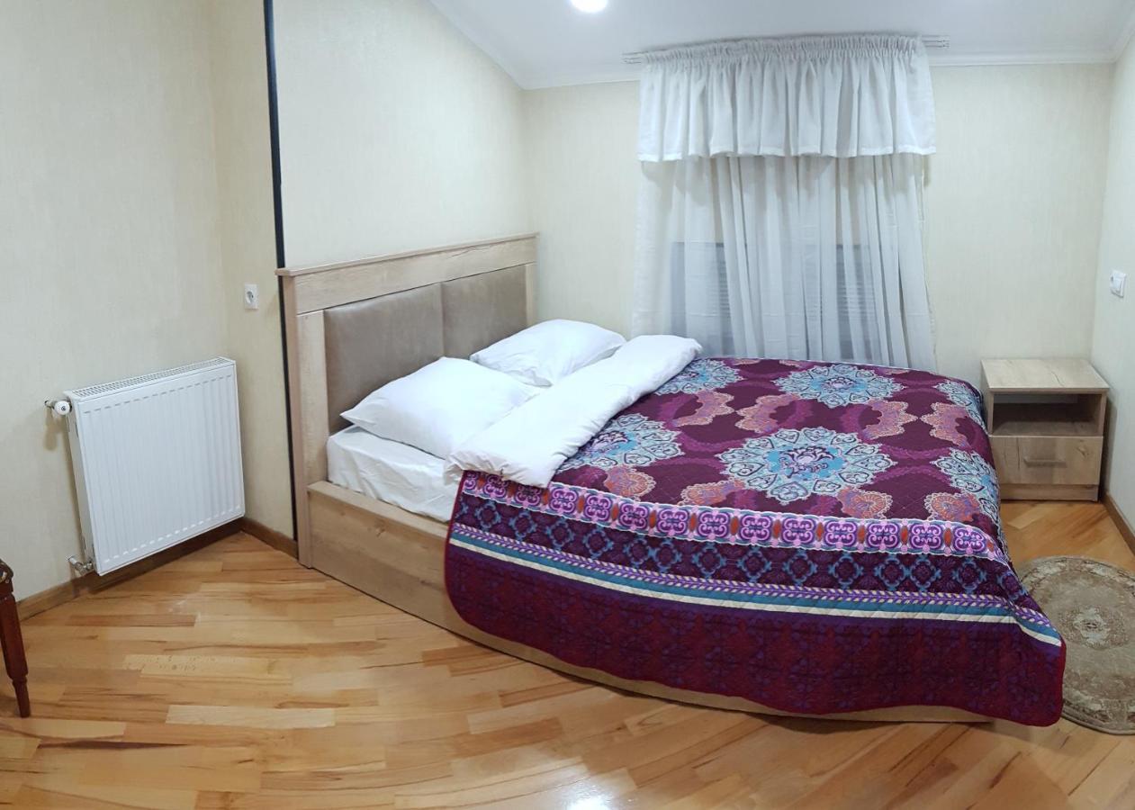 Guest House 15A Kutaisi Bagian luar foto