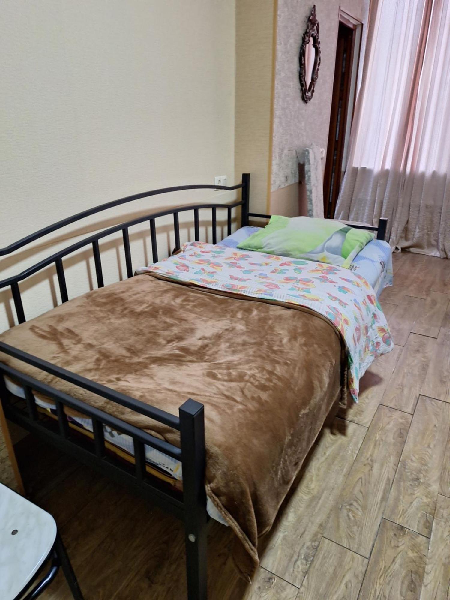 Guest House 15A Kutaisi Bagian luar foto