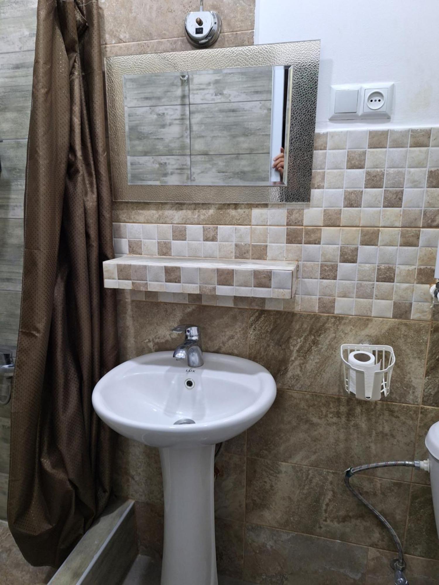 Guest House 15A Kutaisi Bagian luar foto