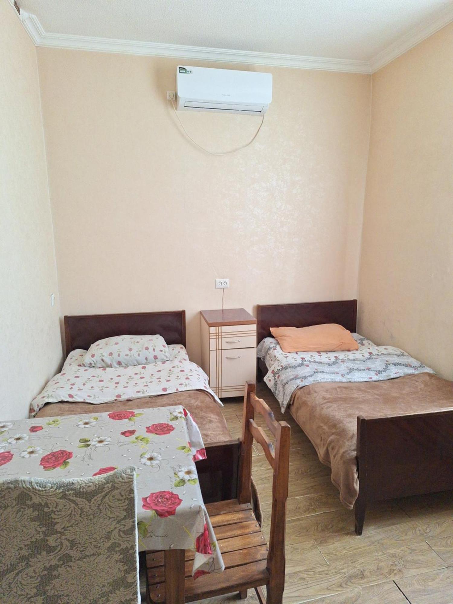 Guest House 15A Kutaisi Bagian luar foto