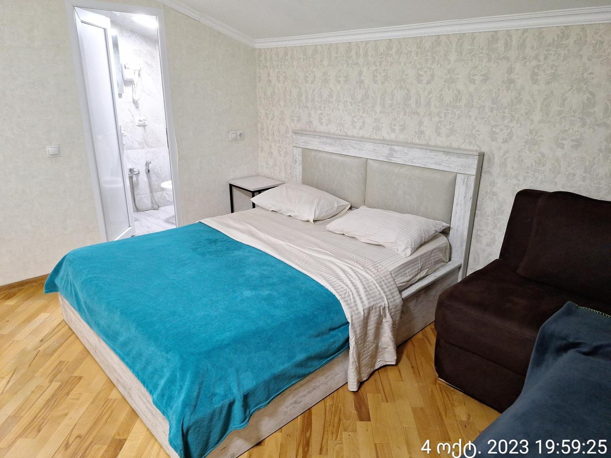 Guest House 15A Kutaisi Bagian luar foto