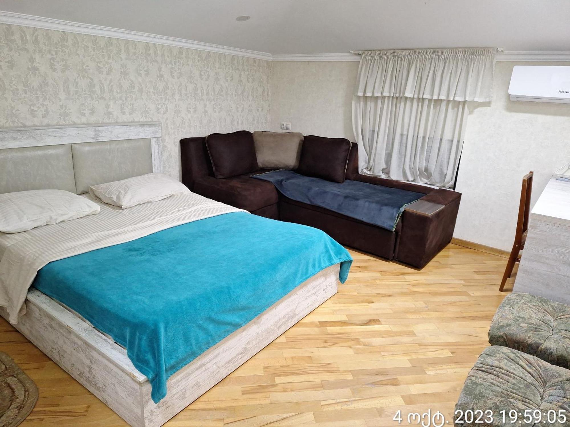 Guest House 15A Kutaisi Bagian luar foto