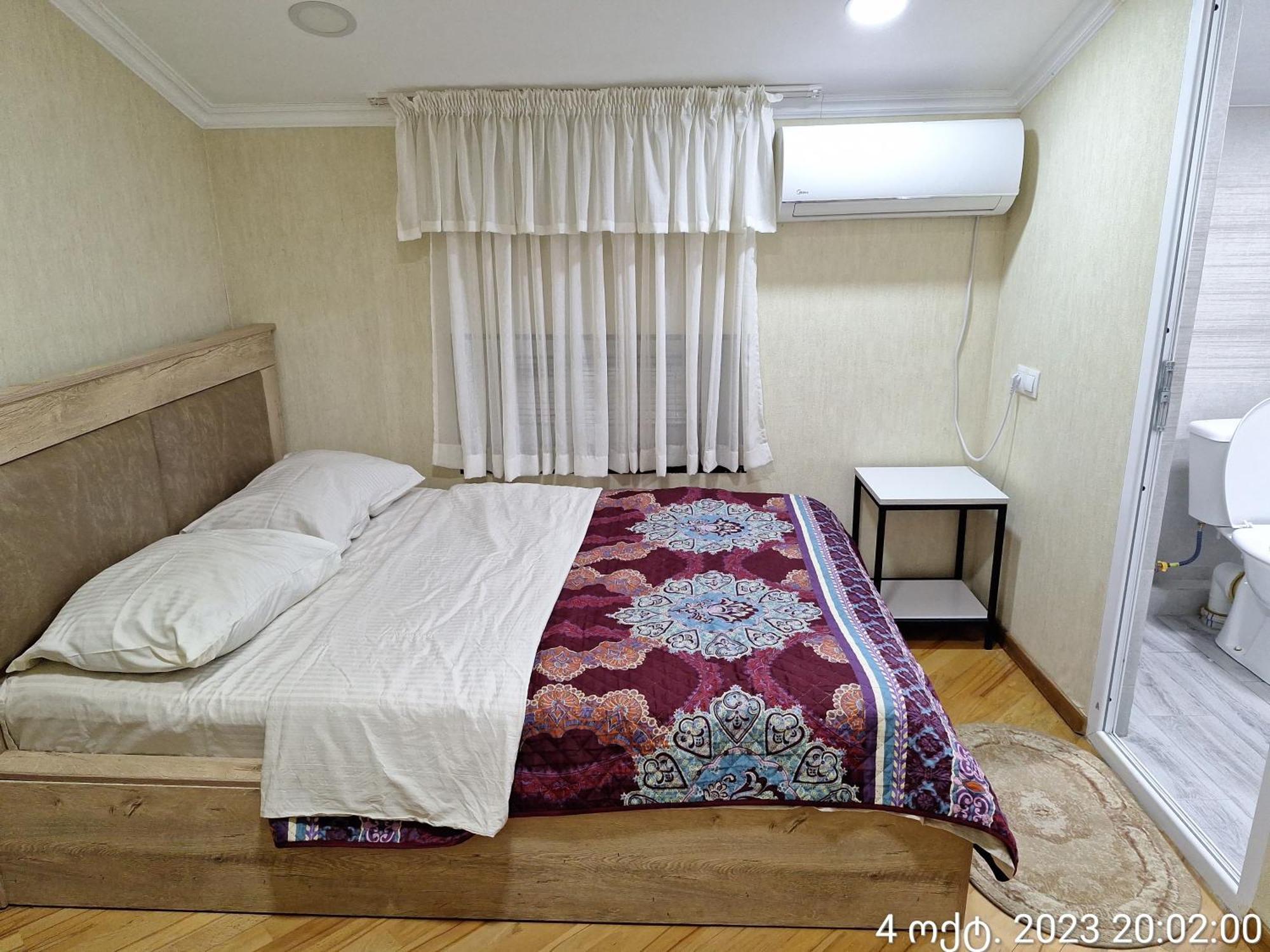 Guest House 15A Kutaisi Bagian luar foto