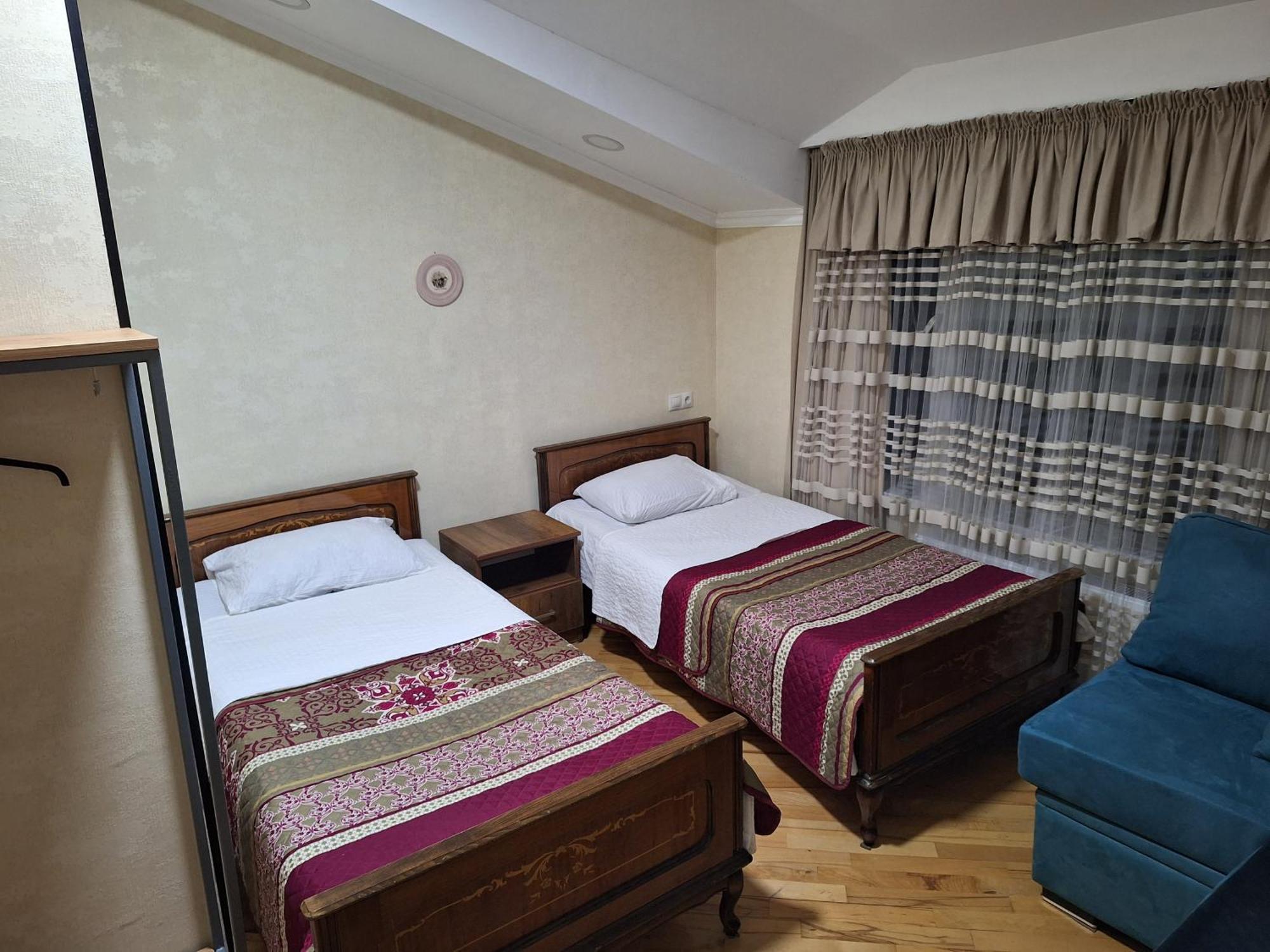 Guest House 15A Kutaisi Bagian luar foto