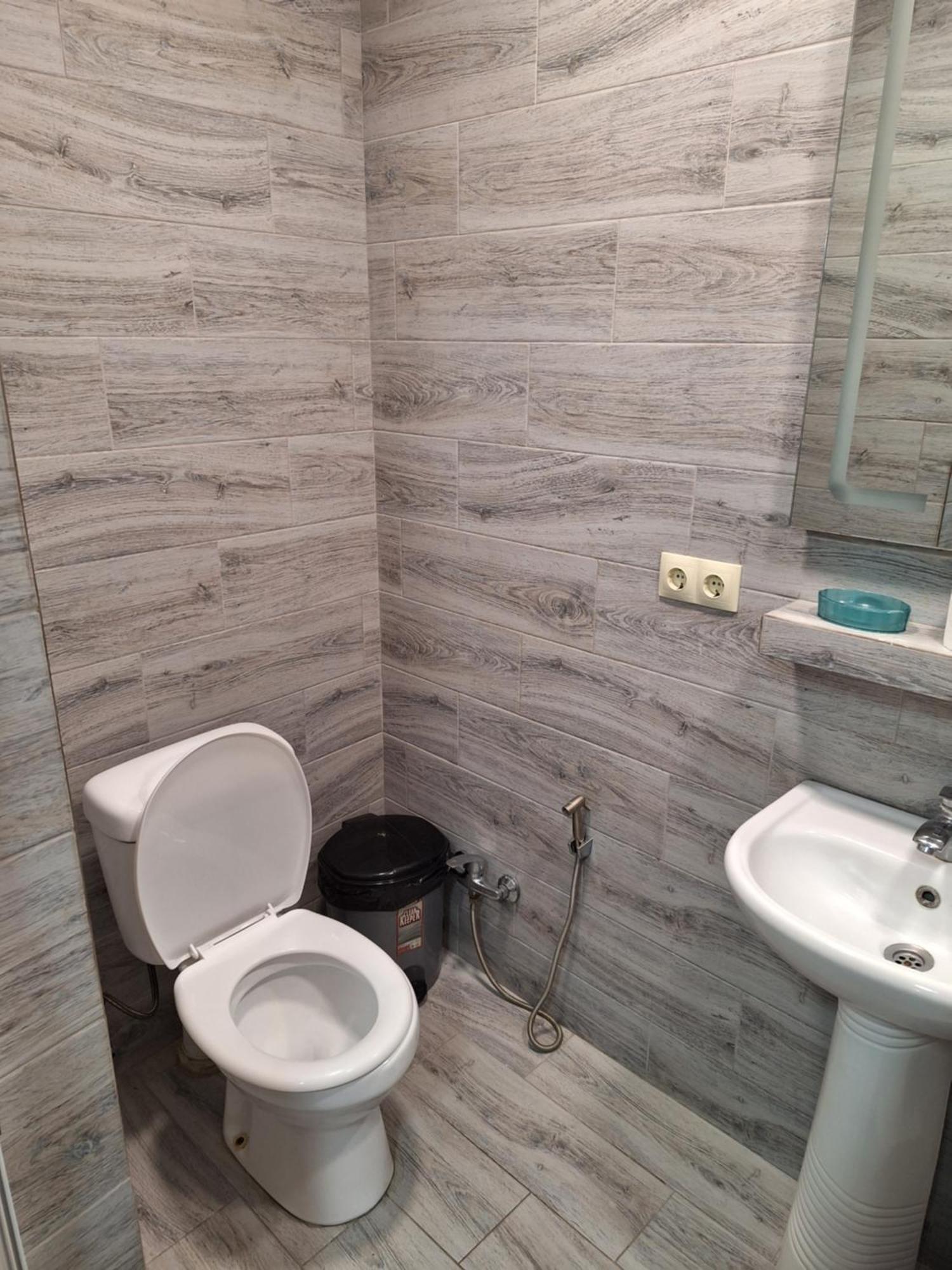 Guest House 15A Kutaisi Bagian luar foto