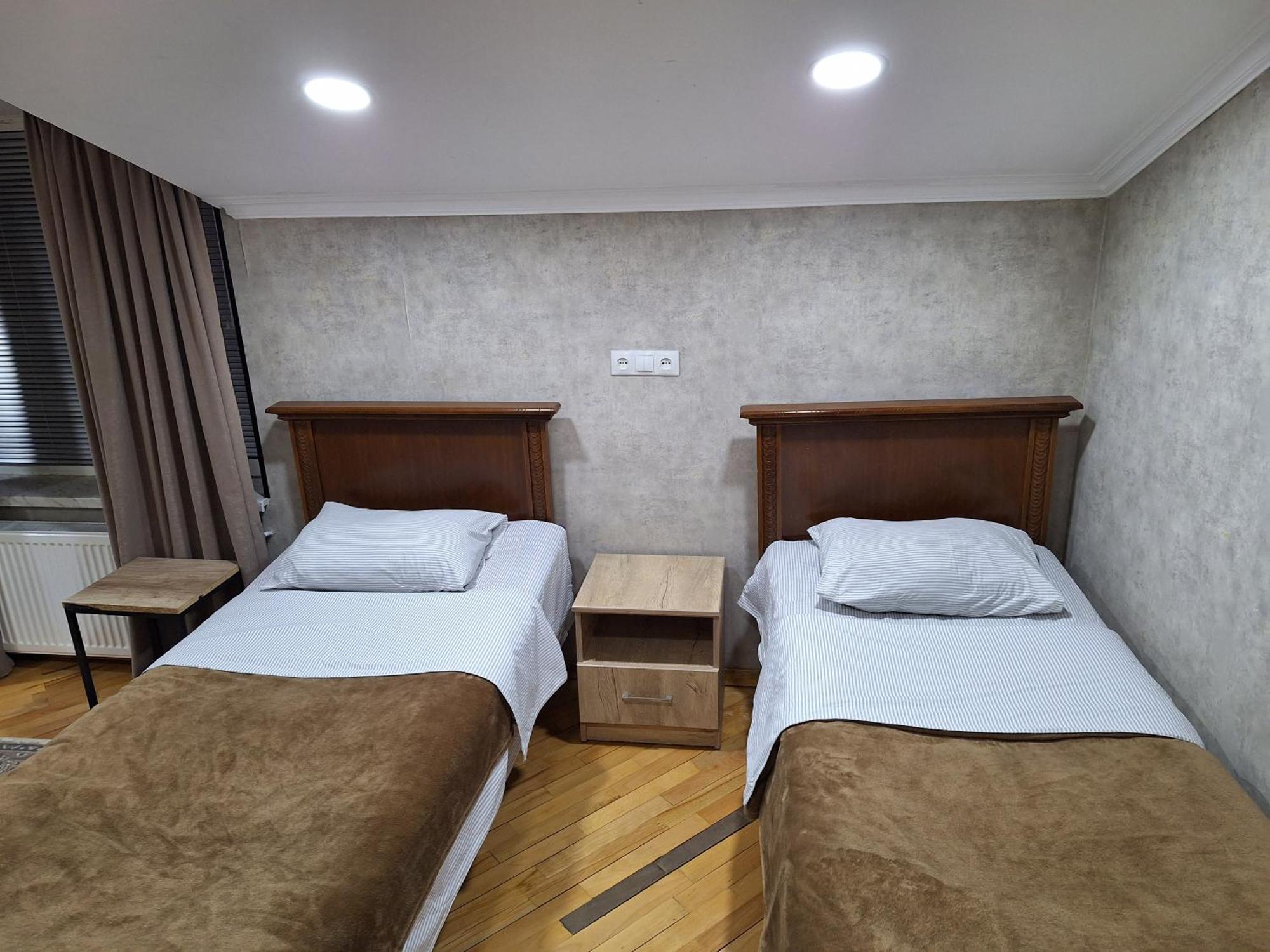 Guest House 15A Kutaisi Bagian luar foto