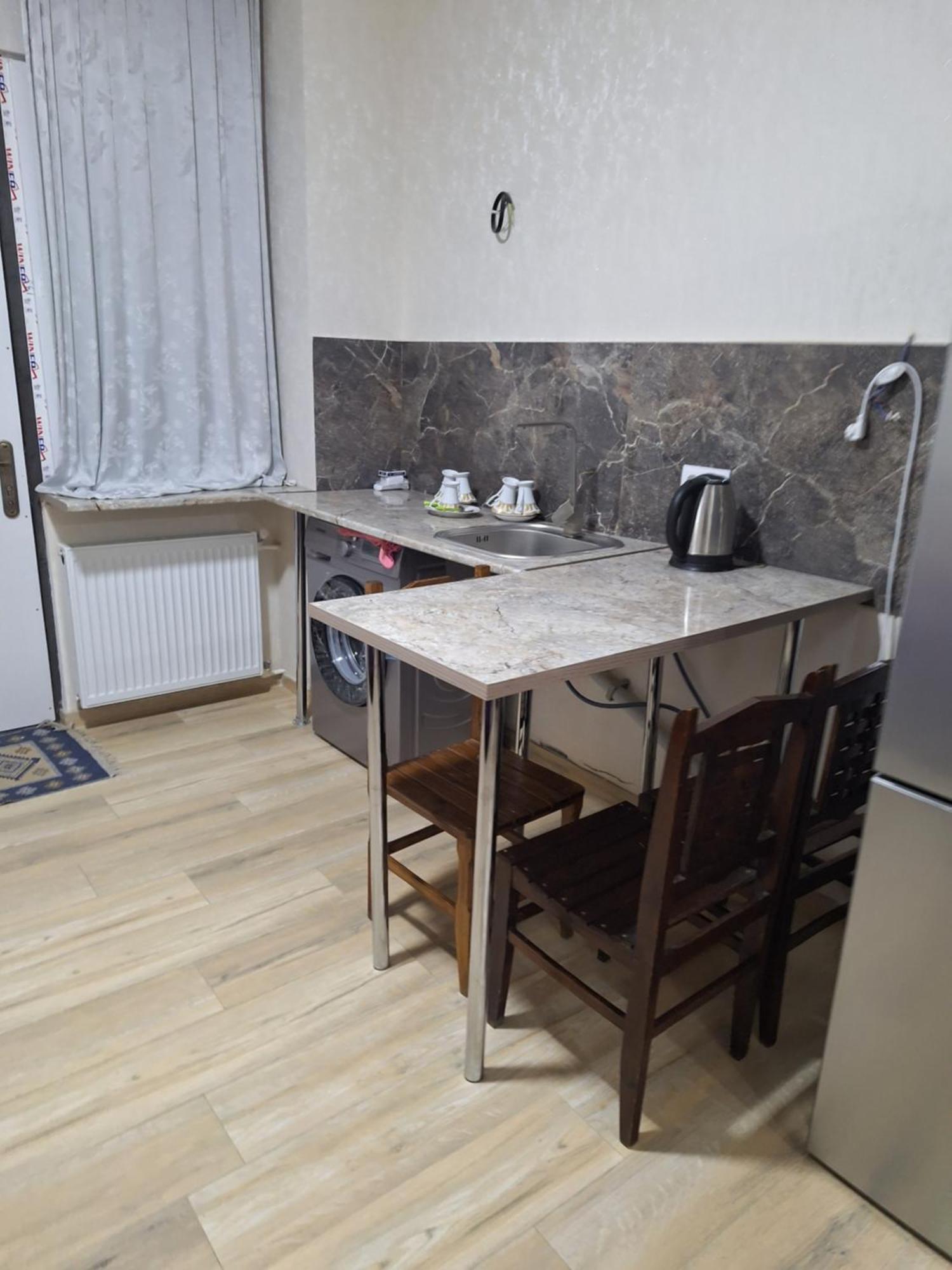 Guest House 15A Kutaisi Bagian luar foto