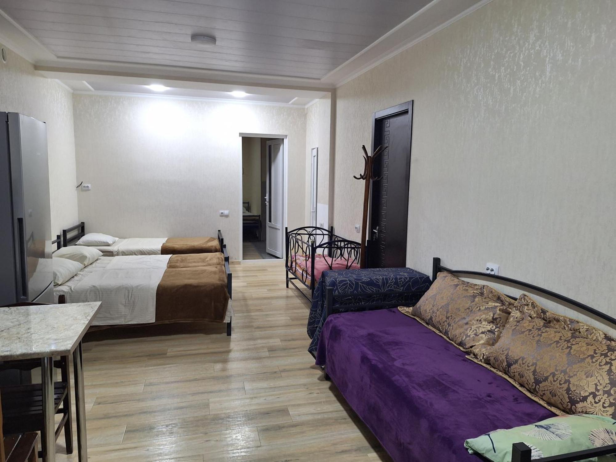 Guest House 15A Kutaisi Bagian luar foto