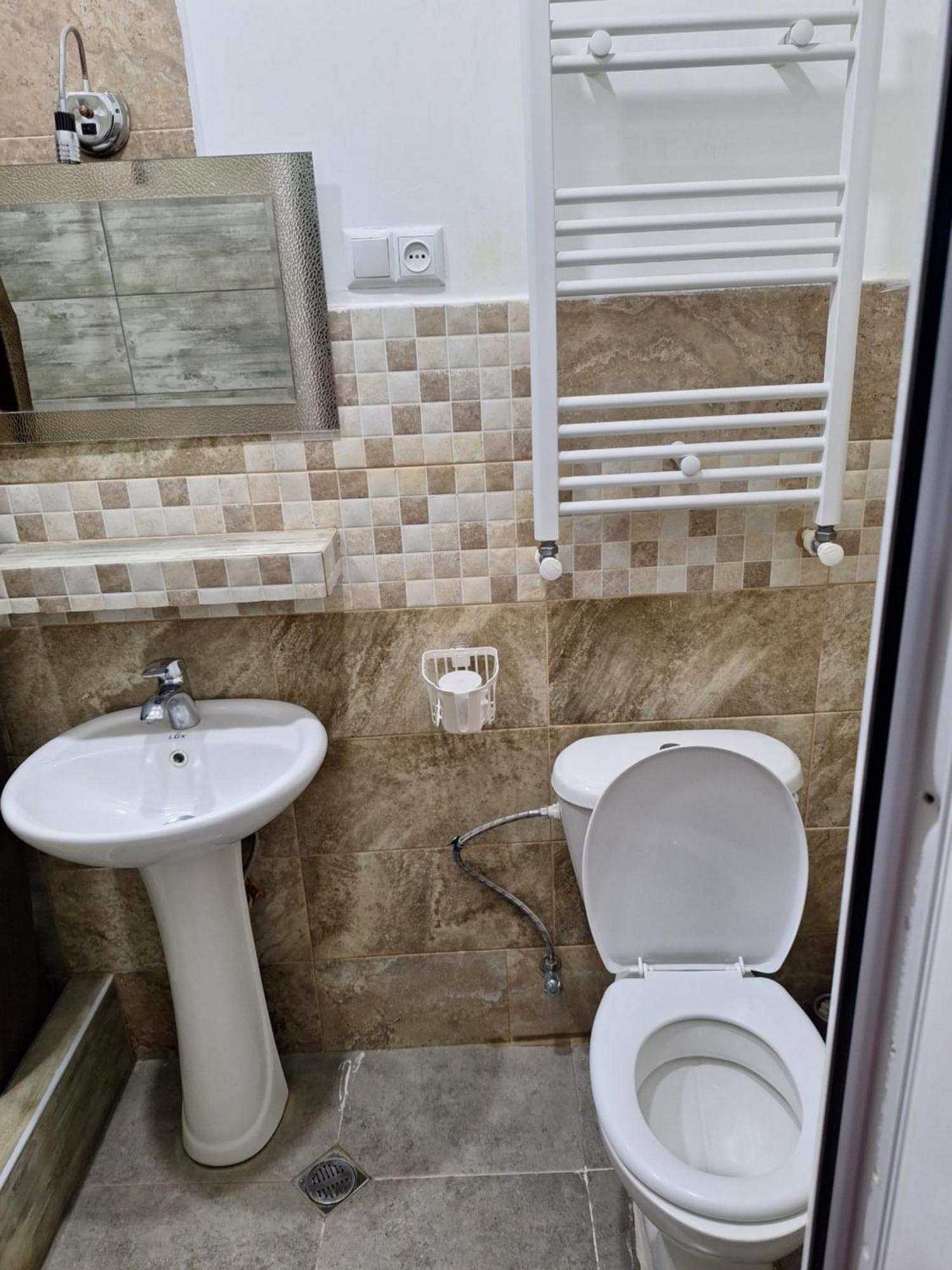Guest House 15A Kutaisi Bagian luar foto